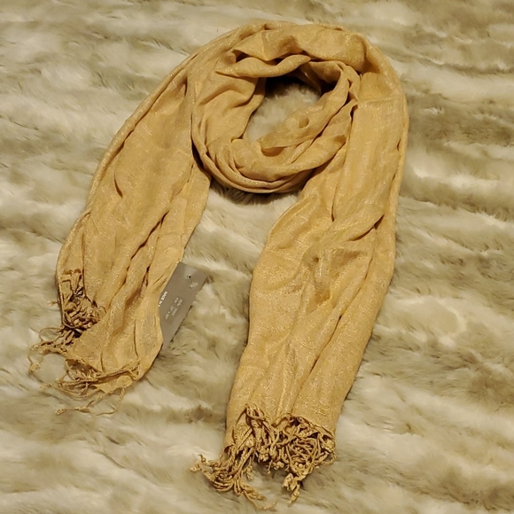 New solid beige fringed scarf - Picture 1 of 4